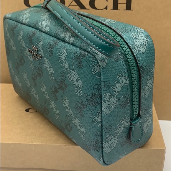 BOXY COSMETIC CASE WITH HORSE AND CARRIAGE PRINT - Picture 2 of 16